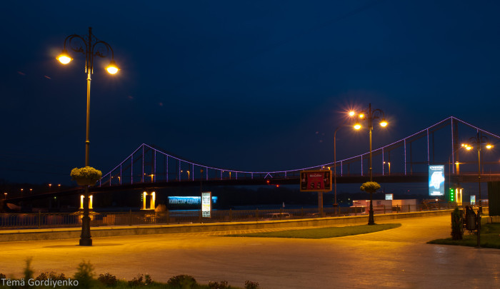 kyiv-pedestrian-bridge-0001